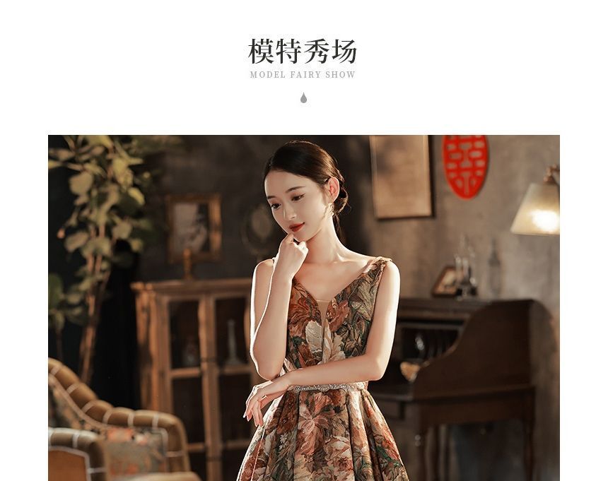 Sleeveless Floral A-Line Evening Gown