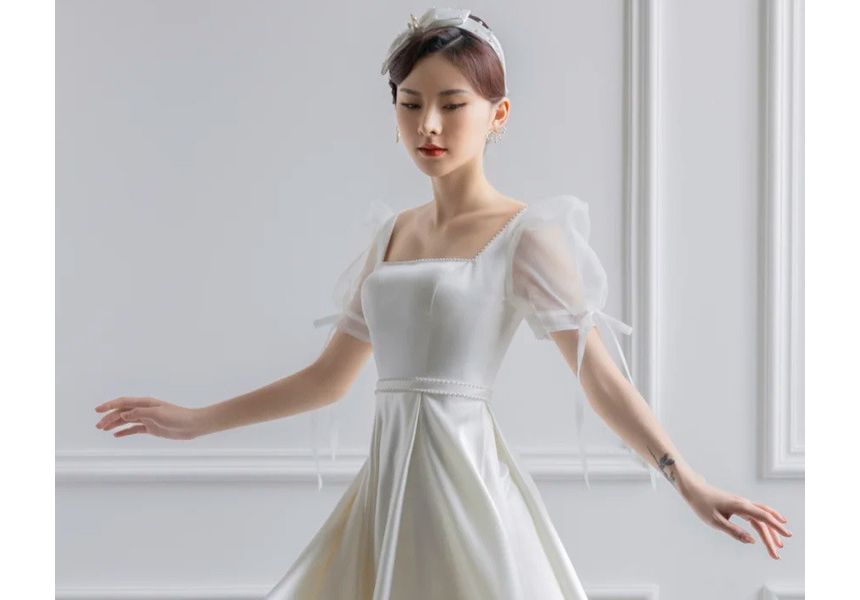 Puff-Sleeve Square Neck Plain A-Line Wedding Gown
