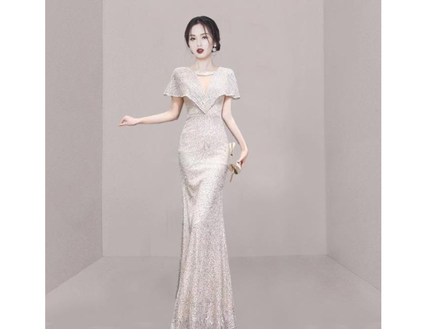 Short-Sleeve V-Neck Plain Mermaid Evening Gown