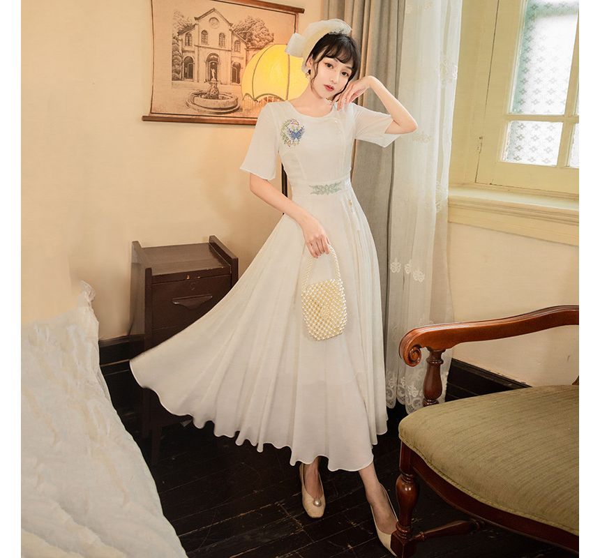 Short-Sleeve Round Neck Butterfly Print Midi A-Line Dress