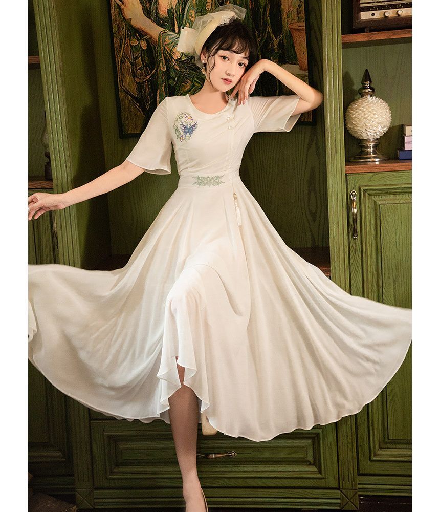 Short-Sleeve Round Neck Butterfly Print Midi A-Line Dress