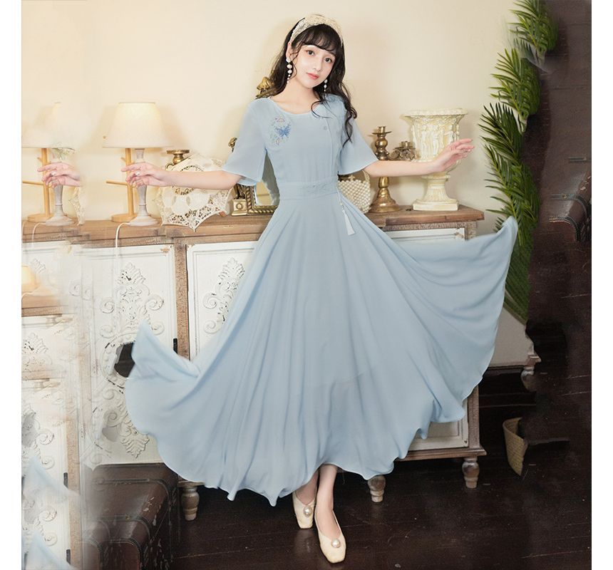 Short-Sleeve Round Neck Butterfly Print Midi A-Line Dress