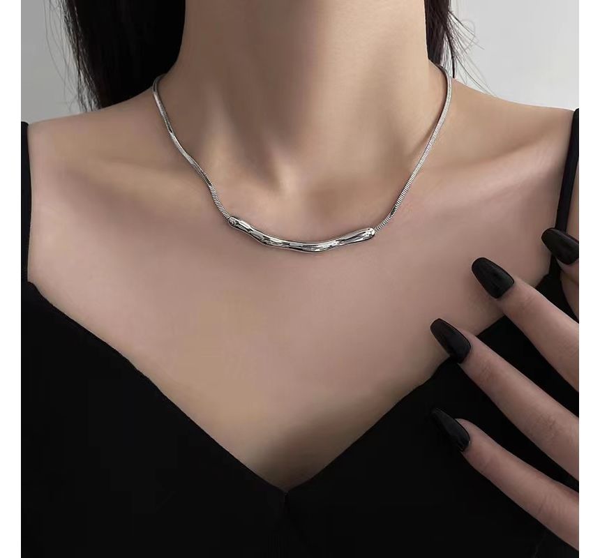 Irregular Bar Alloy Choker