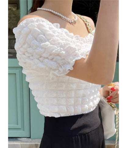 Kurzärmliges, schulterfreies, schlichtes, gerüschtes Oberteil