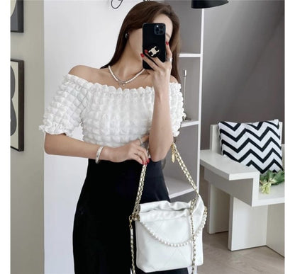 Kurzärmliges, schulterfreies, schlichtes, gerüschtes Oberteil