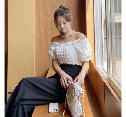 Kurzärmliges, schulterfreies, schlichtes, gerüschtes Oberteil