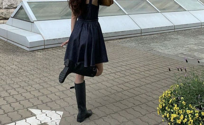 Ärmelloses Mini-A-Linien-Jeanskleid mit eckigem Ausschnitt