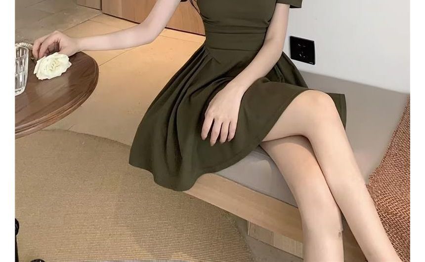 Short-Sleeve Square Neck Plain Mini A-Line Dress