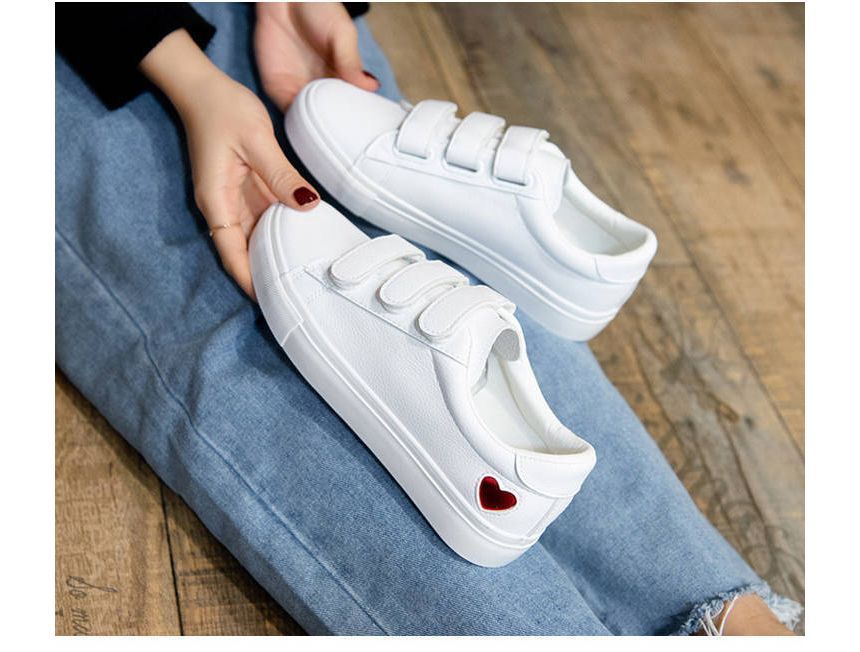 Heart Adhesive Strap Sneakers