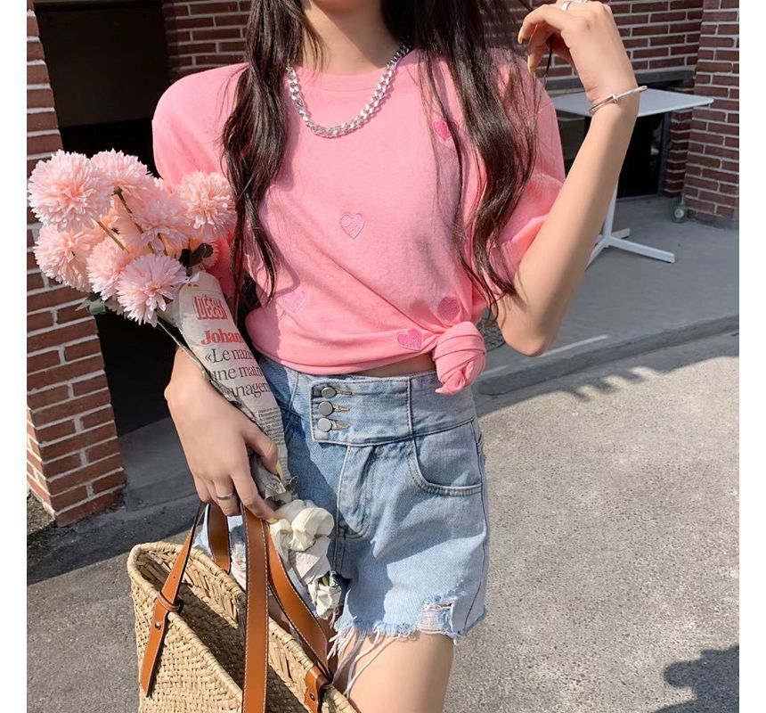 Short-Sleeve Round Neck Heart Embroidered Tee