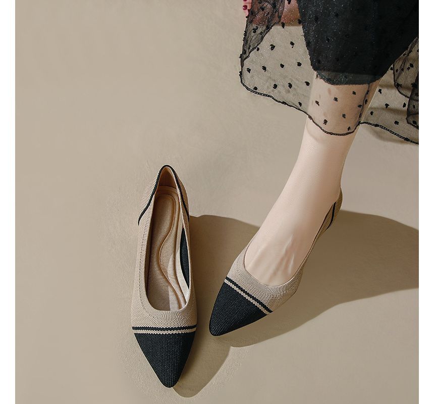 Pointed Patterned Chunky Heel Pumps