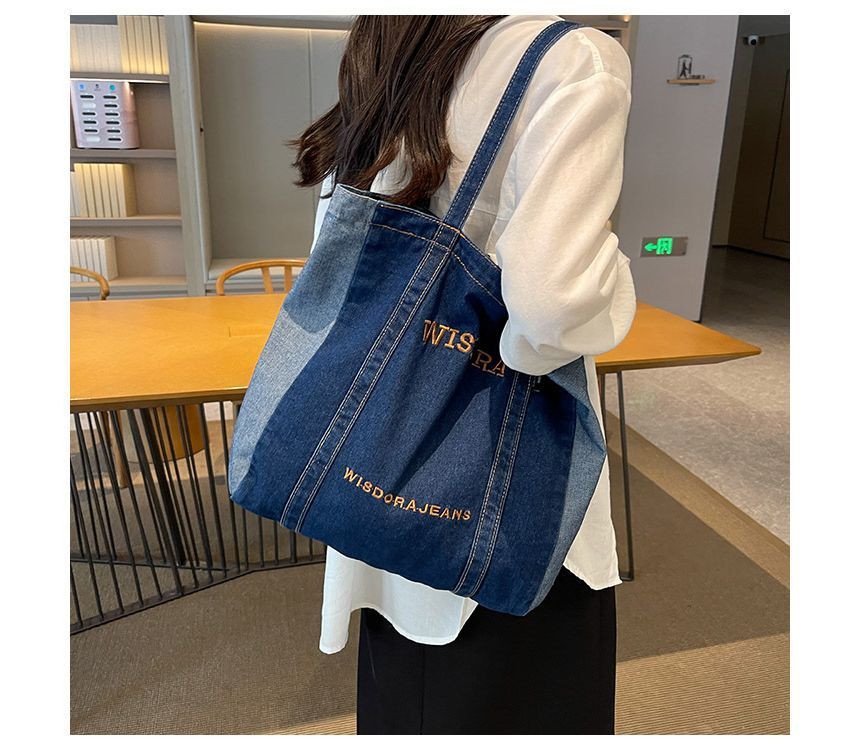 Tote Bag aus gewaschenem Denim mit aufgesticktem Schriftzug