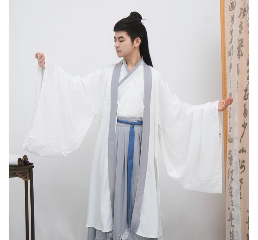 Traditional Chinese Costume Embroidered Robe / Long