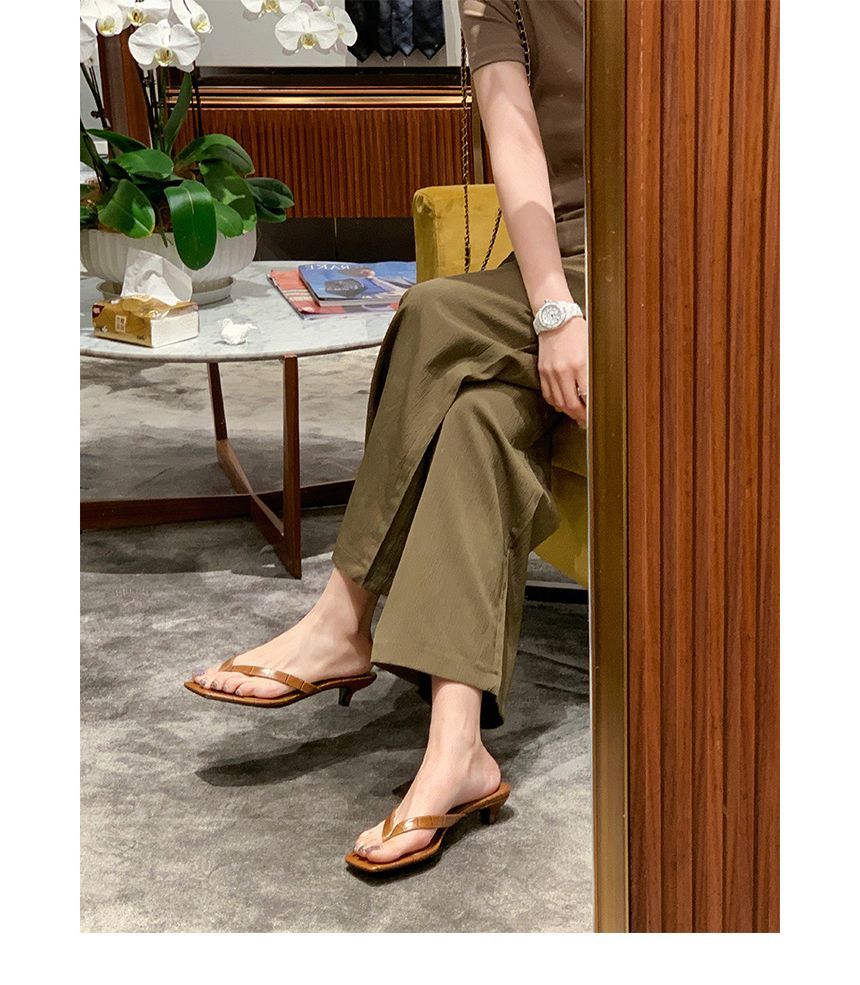 Low Heel Plain Flip Flops (Various Designs)