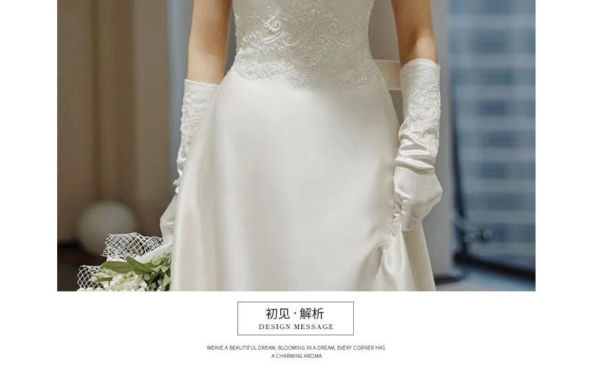 Sleeveless Boat Neck Plain Backless A-Line Wedding Gown