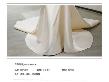 Sleeveless Boat Neck Plain Backless A-Line Wedding Gown