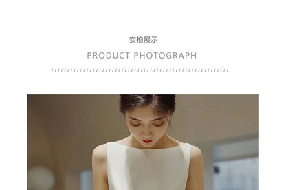 Sleeveless Boat Neck Plain Backless A-Line Wedding Gown