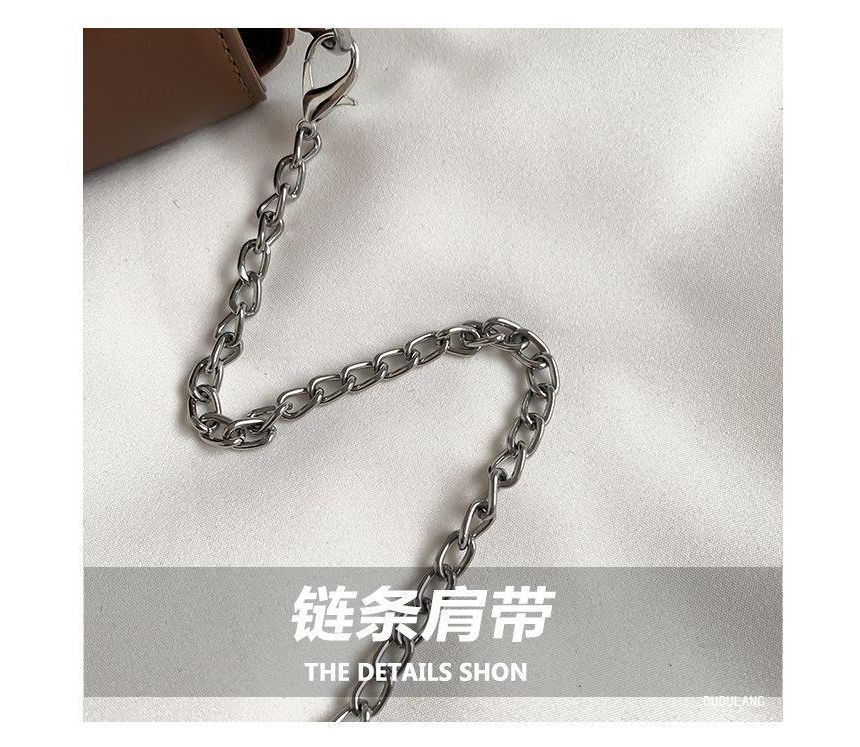 Chain Strap Triangle Crossbody Bag