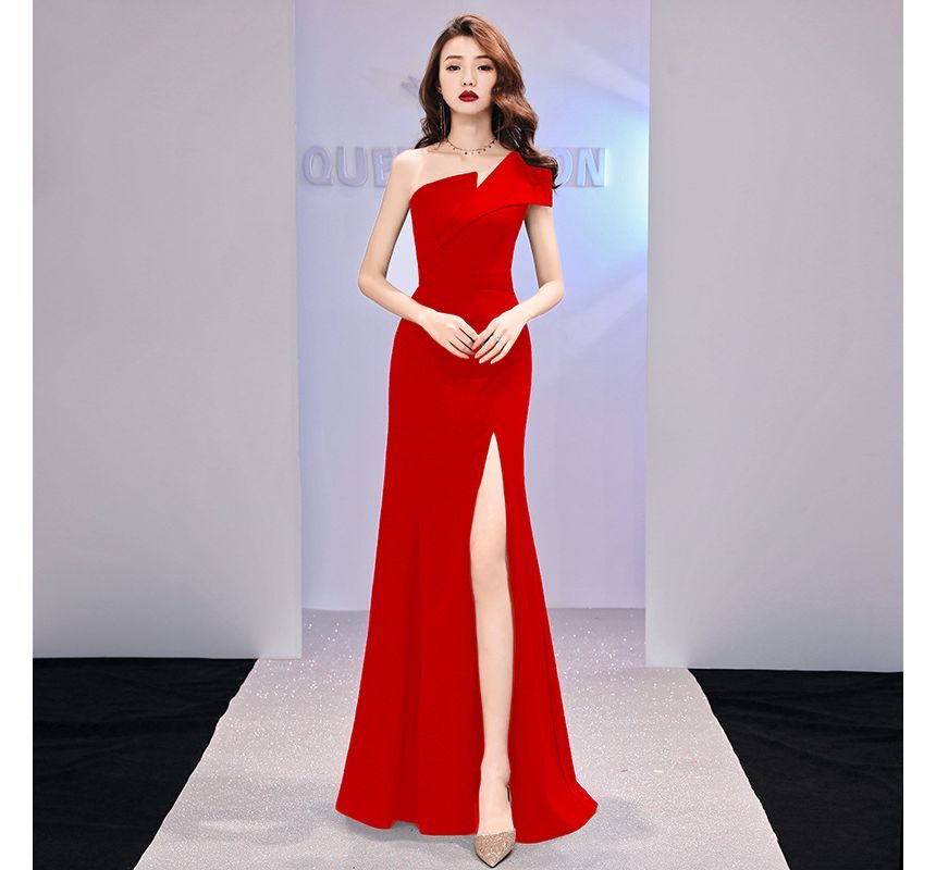 One-Shoulder Slit A-Line Evening Gown