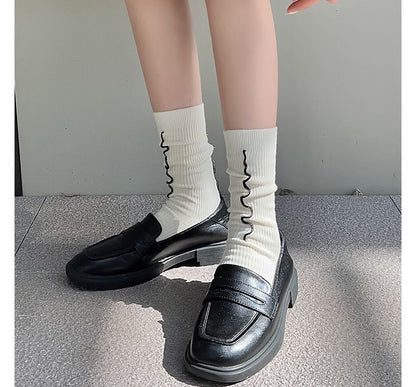 Embroidered Ribbed Socks