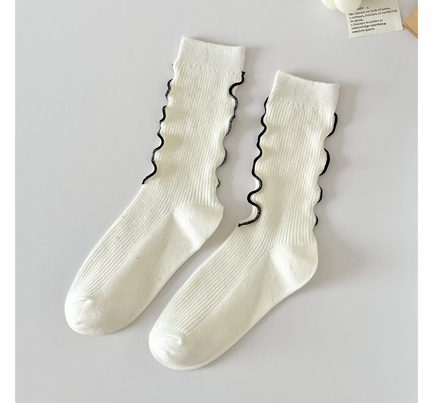 Embroidered Ribbed Socks