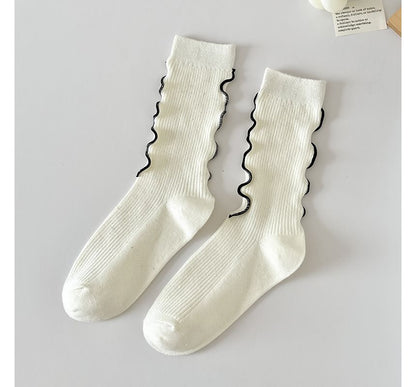 Embroidered Ribbed Socks