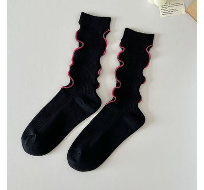 Embroidered Ribbed Socks