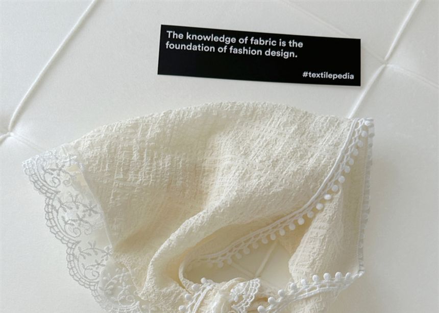 Trim Lace Headkerchief