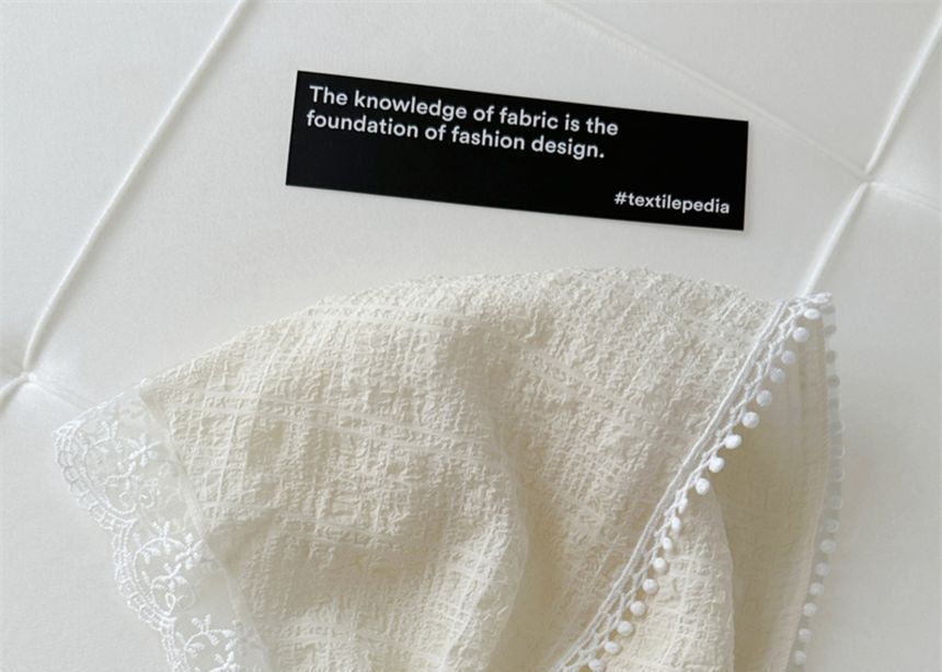 Trim Lace Headkerchief