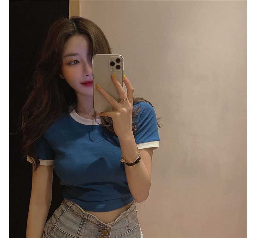 Short-Sleeve Crew Neck Plain Contrast Trim Cropped Tee