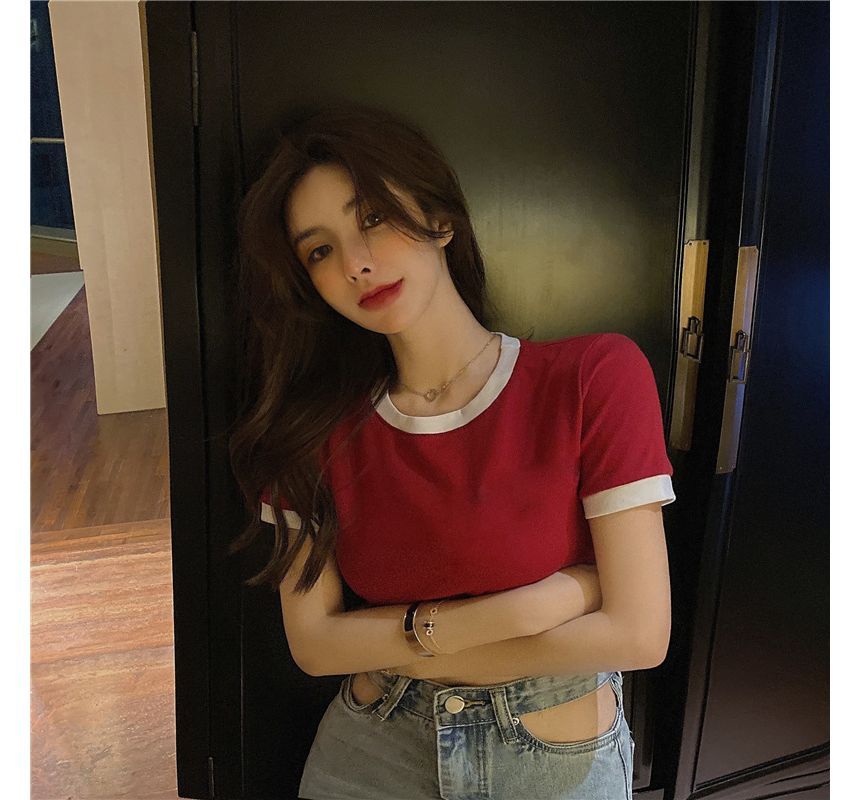Short-Sleeve Crew Neck Plain Contrast Trim Cropped Tee
