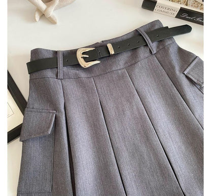 Ensemble : mini-jupe cargo trapèze plissée taille haute unie + ceinture en similicuir