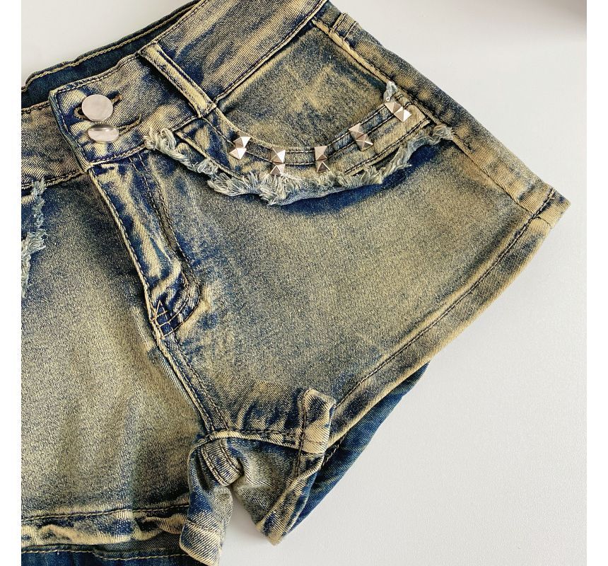 Short en jean délavé à taille haute et clouté