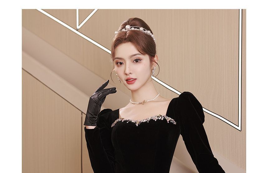 Long-Sleeve Square Neck Plain Rhinestone A-Line Evening Gown