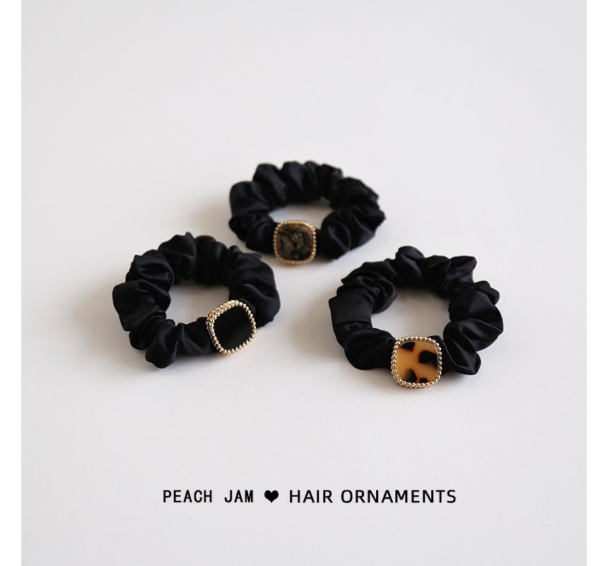 Button Hair Tie