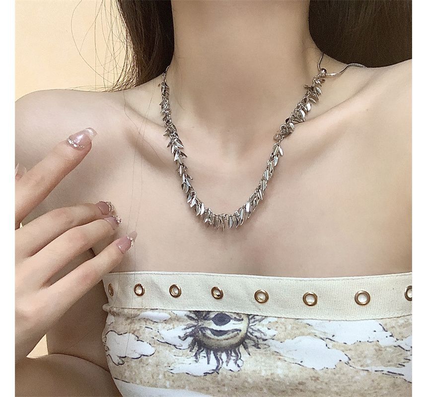 Lariat Necklace Leaf Fringed