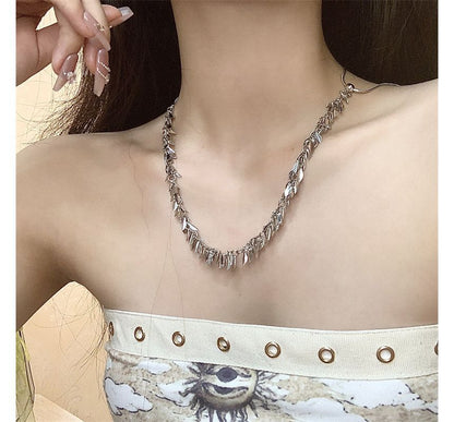 Lariat Necklace Leaf Fringed