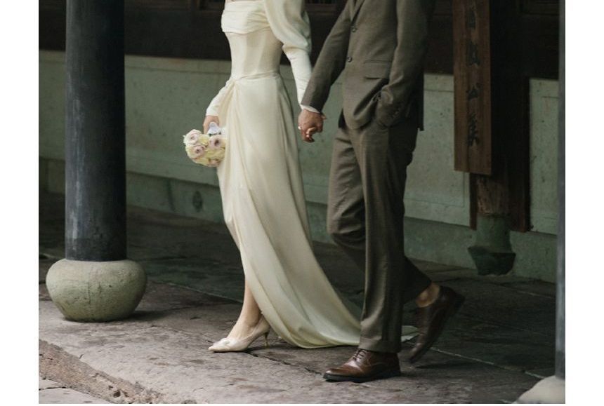 Puff-Sleeve Square Neck Plain Sheath Wedding Gown