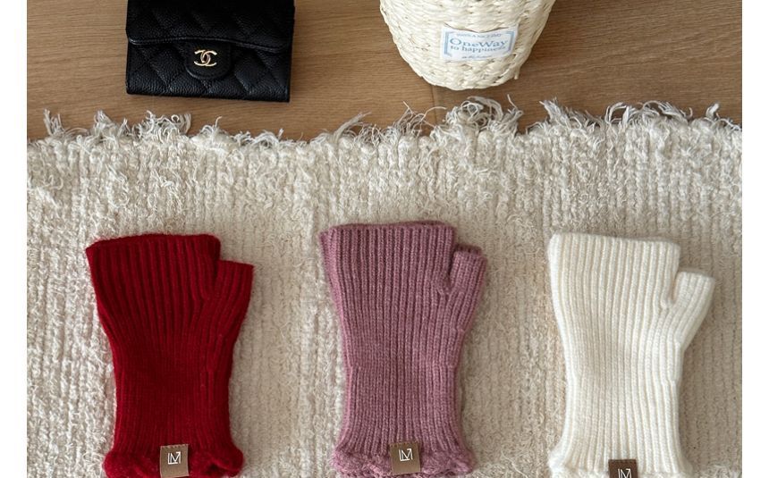 Lettering Fingerless Knit Gloves Applique