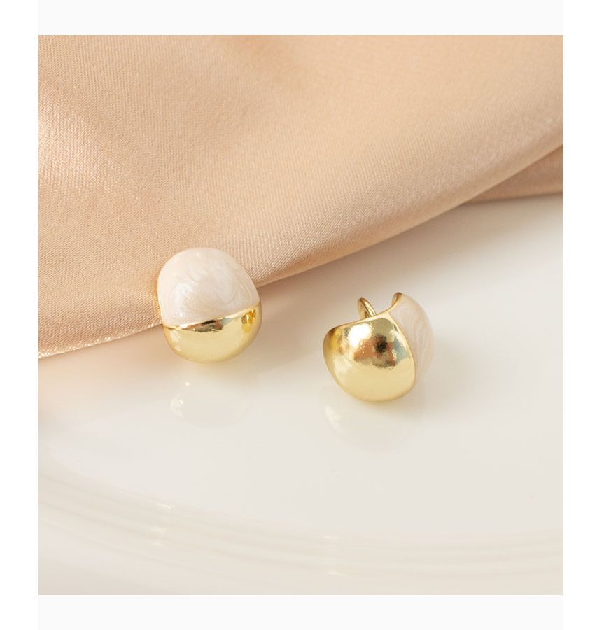 Bead Ear Stud / Clip-On Earring