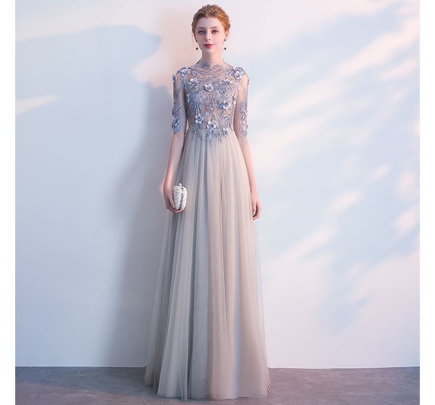 Short-Sleeve Floral Applique A-Line Lace Evening Gown