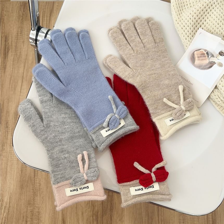 Lettering Applique Bow Knit Gloves