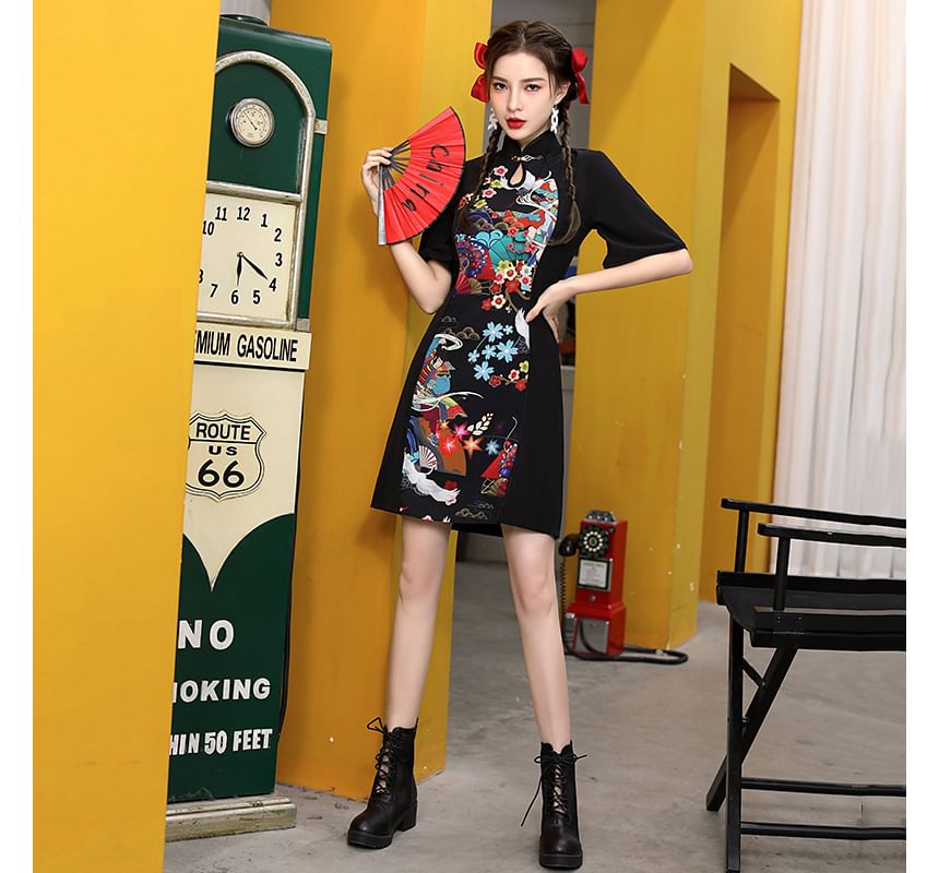 Short-Sleeve Floral Print Mini Qipao