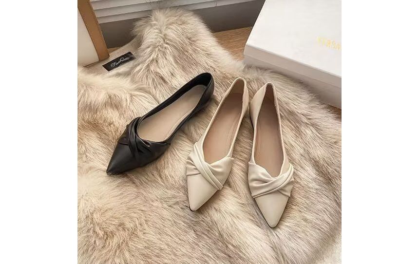 Pointed Flats