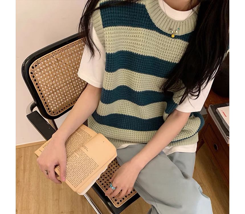 Striped Vest Sleeveless Neck Round Knit