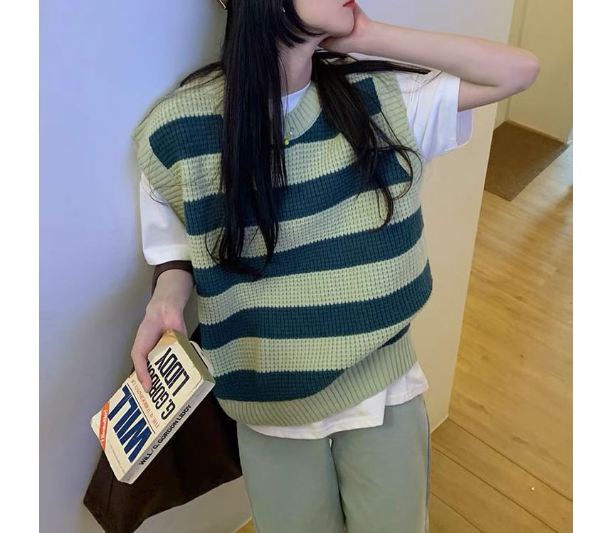 Striped Vest Sleeveless Neck Round Knit