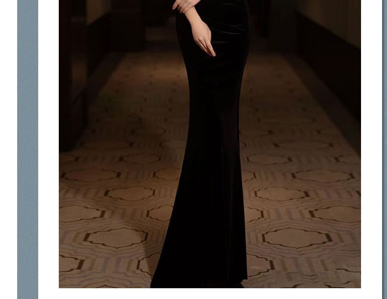 + Off-Shoulder Floral Set: Two Evening Choker Mermaid Gown Tone Velvet Ruffle