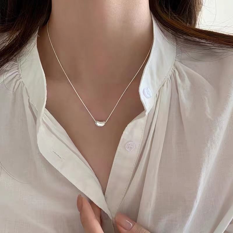 Bean Pendant Alloy Choker