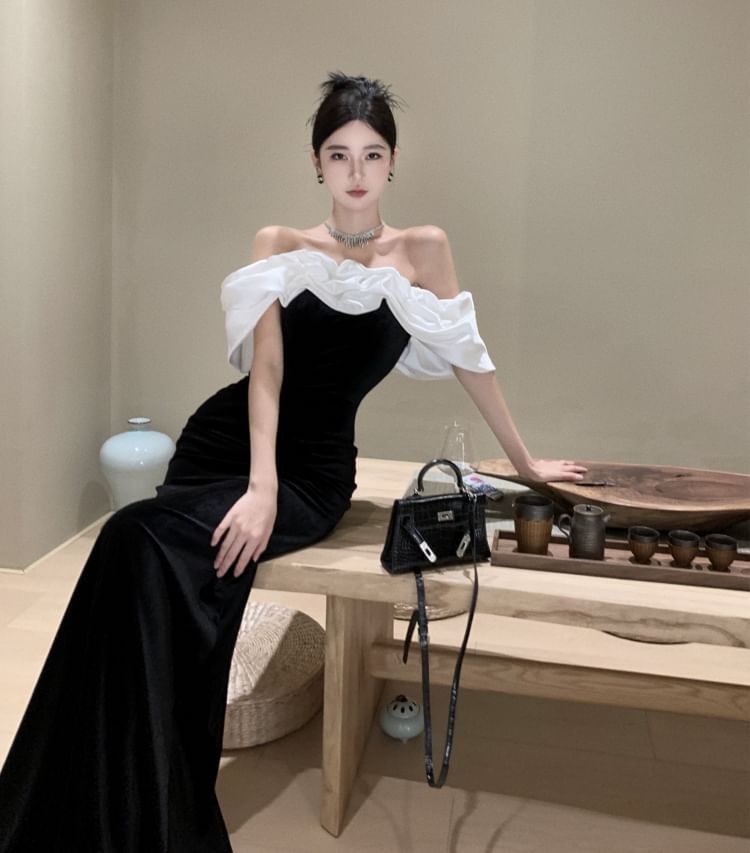 Off-Shoulder Two Tone Frill Trim Velvet Mermaid Evening Gown