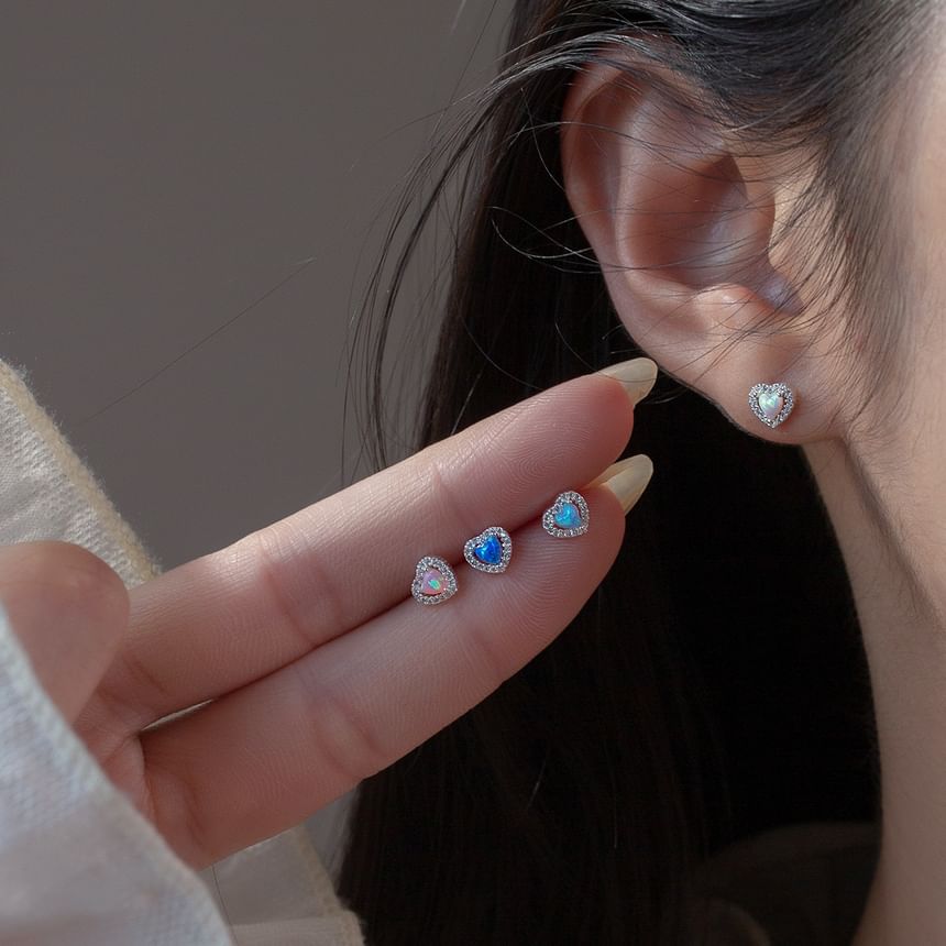 Heart Rhinestone Ear Stud